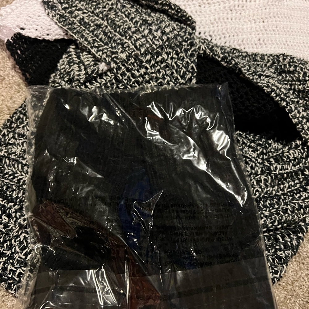 TJD Pom Hat and Boot Socks NIB - Picture 5 of 6